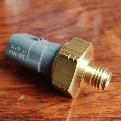 T406711 320-3060 パーキンスのエンジン部品 C4.4 C7.1 油圧センサー